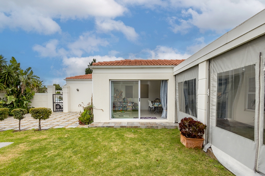 3 Bedroom Property for Sale in Sunningdale Western Cape